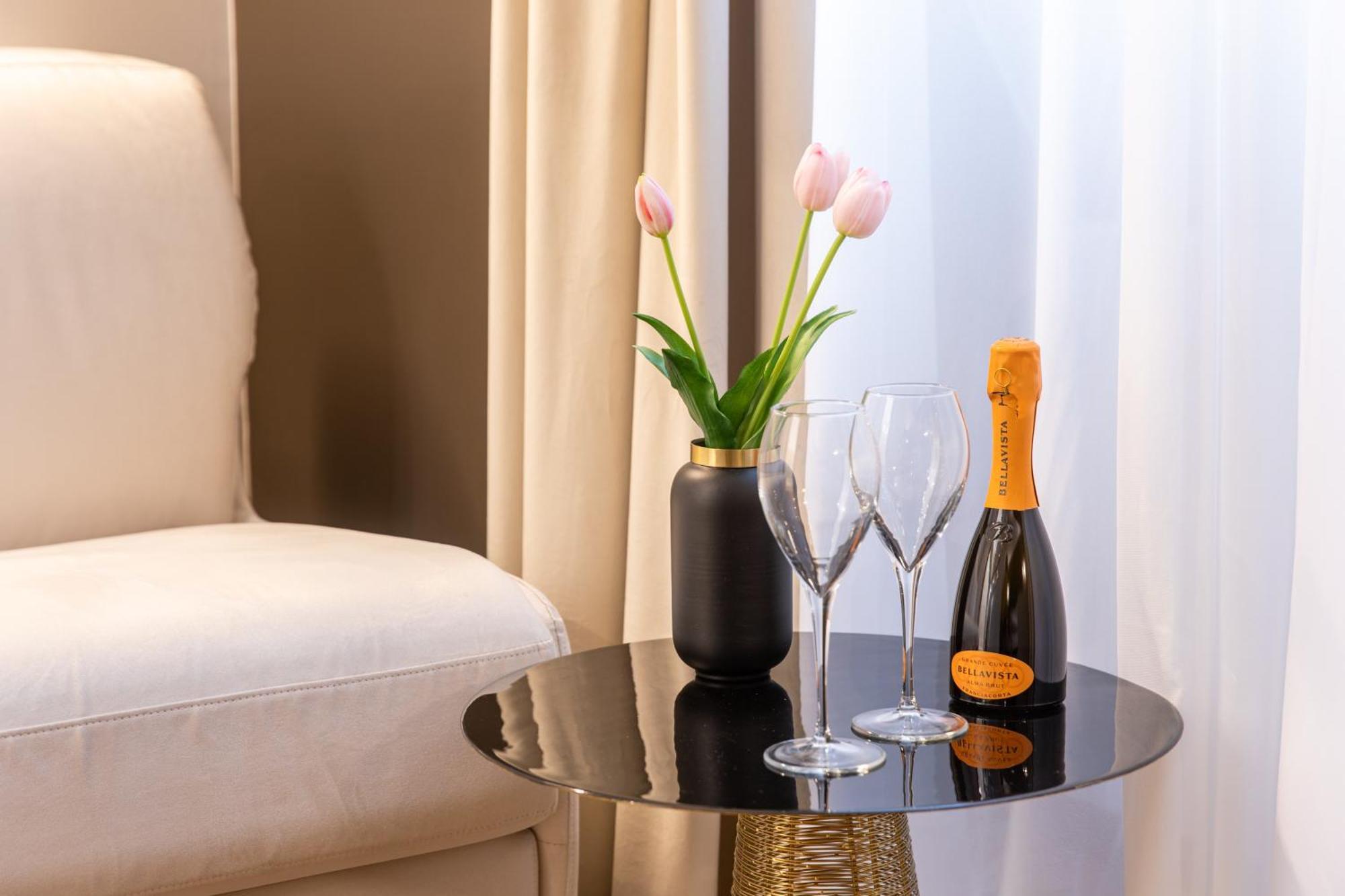 The Dream Suites Milano Eksteriør bilde